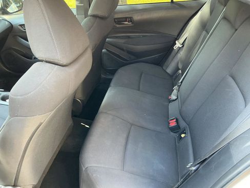 Used 2022 Toyota Corolla LE FWD image 17
