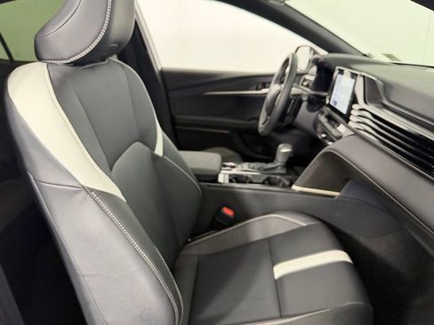 Used 2025 Toyota Camry SE image 31