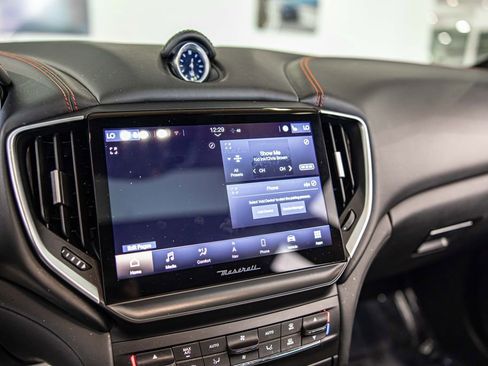Used 2021 Maserati Ghibli RWD image 28