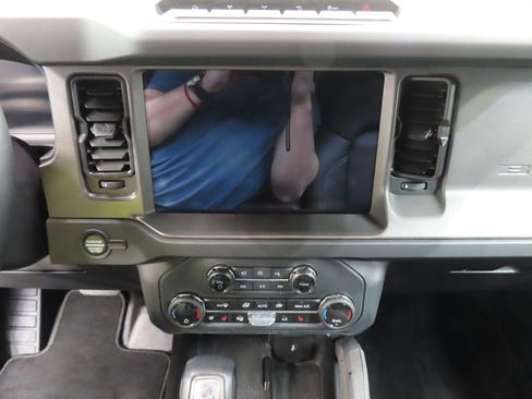 Used 2025 Ford Bronco Badlands AWD/4WD image 17