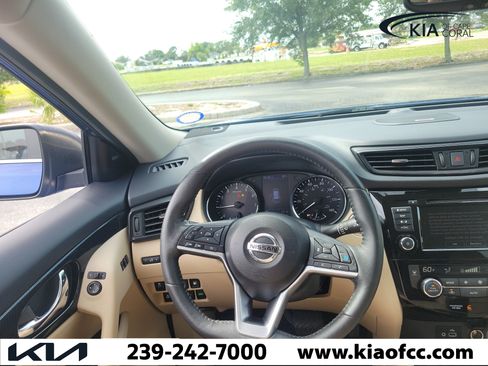 Used 2020 Nissan Rogue SL w/ Premium Package FWD image 22