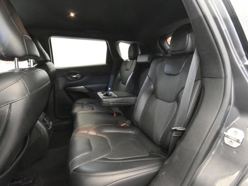 Used 2019 Jeep Cherokee High Altitude image 14