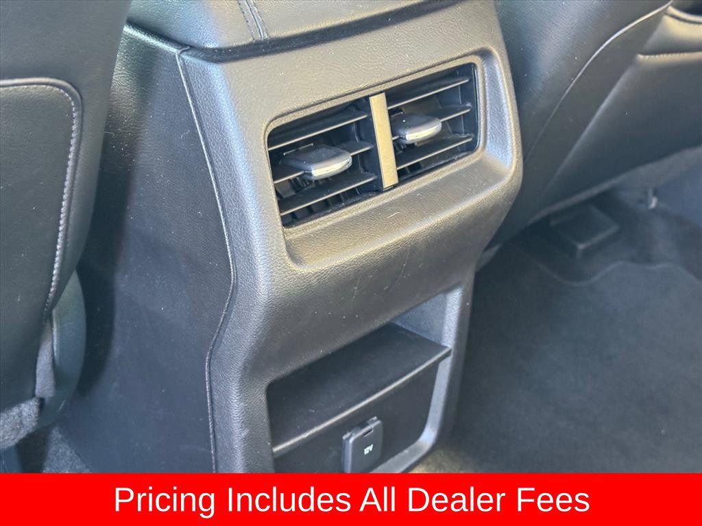 Used 2015 Ford Edge SEL w/ Equipment Group 201A FWD image 13