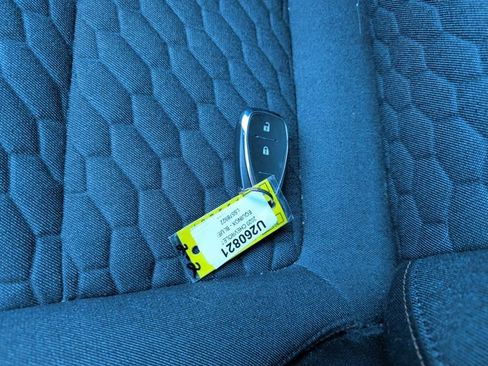Used 2020 Chevrolet Equinox LT FWD image 24