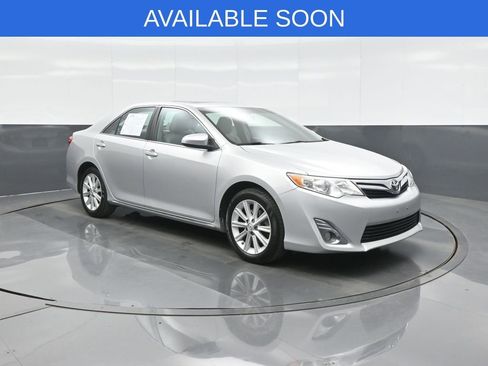 Used 2014 Toyota Camry XLE w/ Leather Package image 1