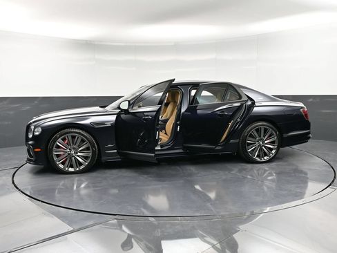 Used 2025 Bentley Flying Spur Plug-In Hybrid AWD/4WD image 41