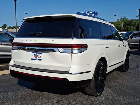 Used 2022 Lincoln Navigator Reserve w/ Monochromatic Package AWD/4WD image 6