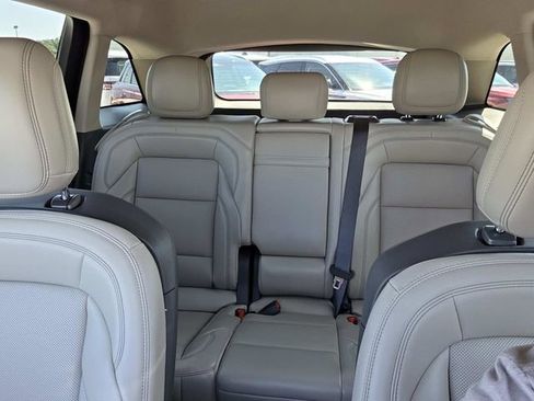 New 2025 Lincoln Nautilus Premier image 14