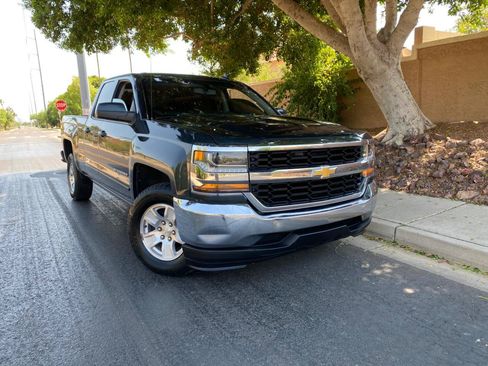 Used 2018 Chevrolet Silverado 1500 LT AWD/4WD image 4