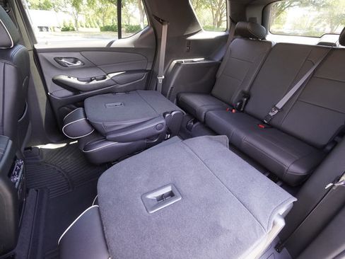 Used 2023 Chevrolet Traverse Premier w/ Redline Edition FWD image 24