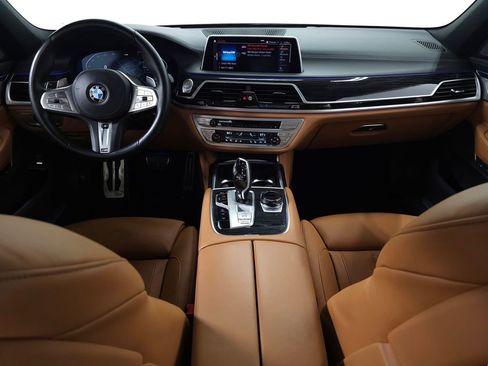 Used 2022 BMW 750i xDrive w/ Executive Package AWD/4WD image 12