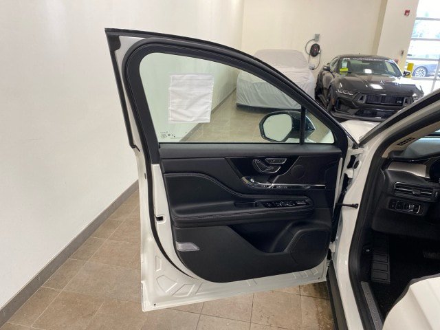New 2025 Lincoln Corsair Grand Touring w/ Equipment Group 301A AWD/4WD image 16