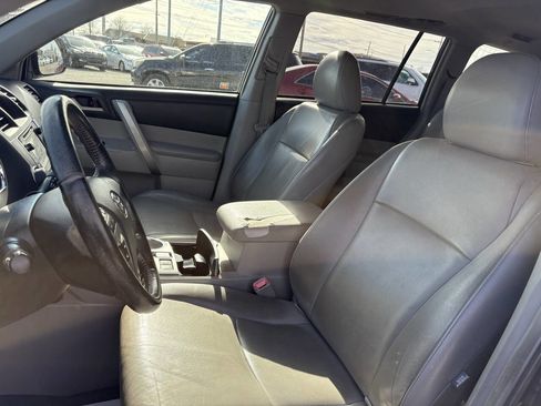 Used 2013 Toyota Highlander SE image 21
