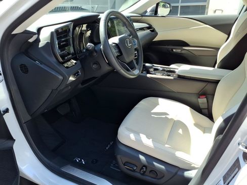 Certified 2024 Lexus RX 350 AWD w/ Technology Package image 15