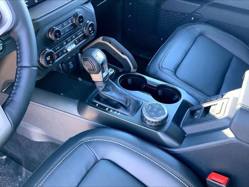 New 2025 Ford Bronco Badlands AWD/4WD image 7