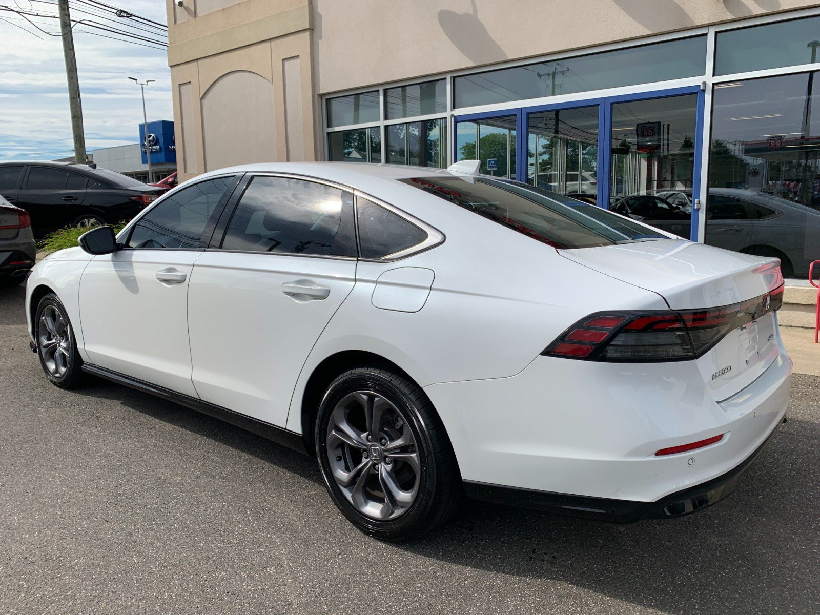 Used 2023 Honda Accord EX-L image 5