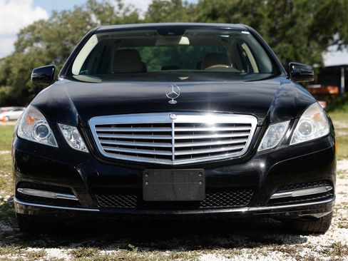 Used 2013 Mercedes-Benz E 350 4MATIC Sedan w/ Premium 1 Pkg image 19