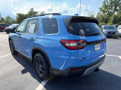 Used 2024 Honda Pilot TrailSport image 4
