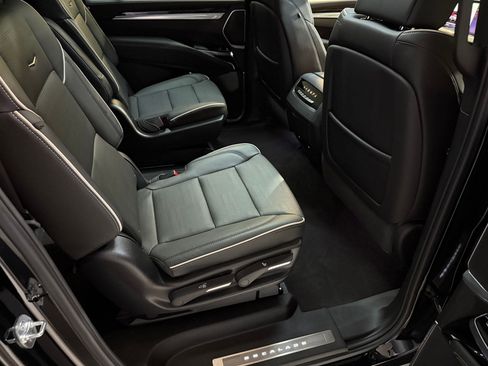 Certified 2025 Cadillac Escalade ESV Premium Luxury image 55