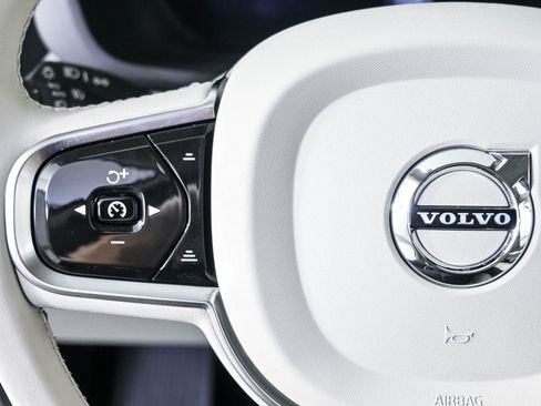 Certified 2024 Volvo XC60 B5 Ultimate w/ Climate Package AWD/4WD image 12