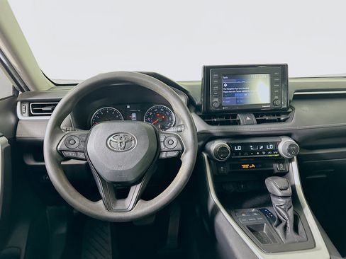 Used 2021 Toyota RAV4 XLE image 17