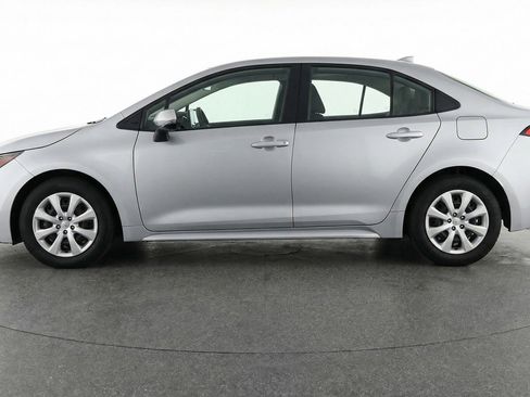 Used 2025 Toyota Corolla LE image 5