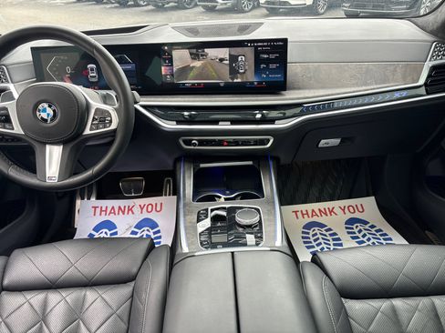 Used 2023 BMW X7 xDrive40i w/ M Sport Package image 29