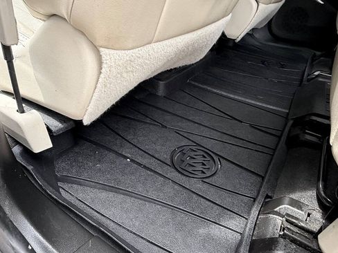 Used 2019 Buick Enclave Essence FWD image 46