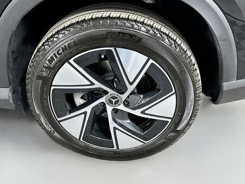 Used 2024 Mercedes-Benz GLC 300 4MATIC image 31
