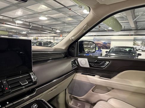 Certified 2024 Lincoln Navigator L Black Label AWD/4WD image 20