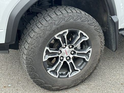 Used 2024 GMC Canyon AT4 w/ LPO, Off Road Lift Package image 45