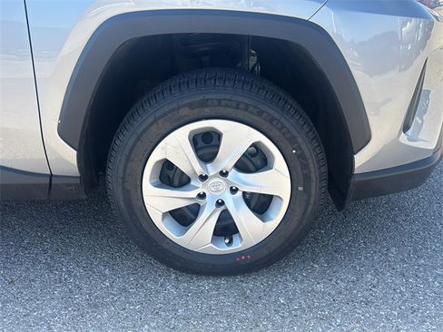 Used 2024 Toyota RAV4 LE image 9