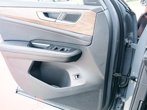 New 2026 Volkswagen Atlas SE FWD image 28