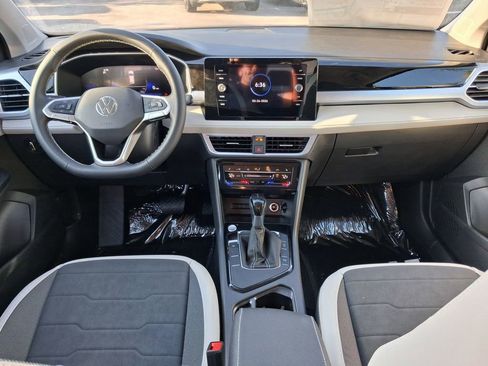 New 2026 Volkswagen Taos SE FWD image 6