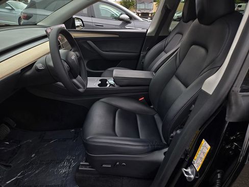 Used 2023 Tesla Model Y 2WD image 16