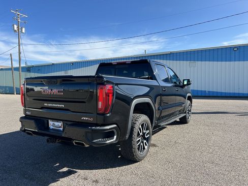 Used 2022 GMC Sierra 1500 AT4 w/ AT4 Premium Package AWD/4WD image 6