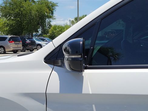 Used 2025 Honda Ridgeline Black Edition image 5
