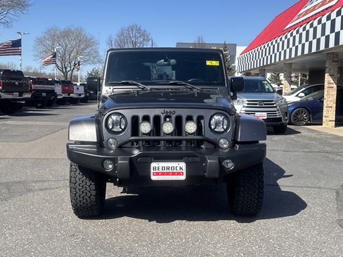 Used 2017 Jeep Wrangler Sahara image 2