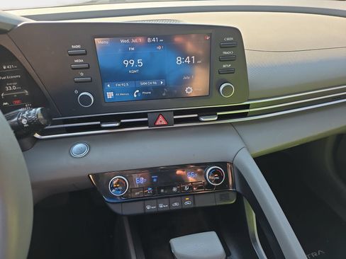 Used 2023 Hyundai Elantra SEL FWD image 14