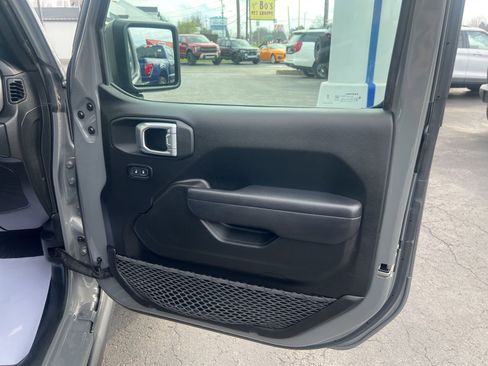 Used 2023 Jeep Wrangler Unlimited w/ Cold Weather Group AWD/4WD image 35