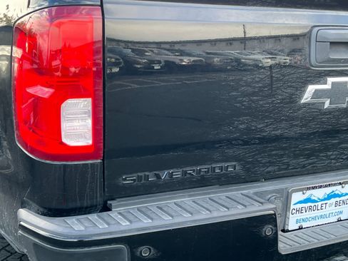 Used 2017 Chevrolet Silverado 1500 LTZ Z71 w/ LTZ Plus Package AWD/4WD image 10