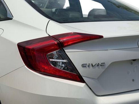 Used 2018 Honda Civic EX image 18