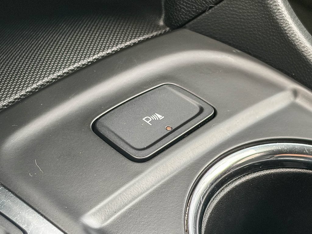 Used 2024 Chevrolet Equinox LT AWD/4WD image 27