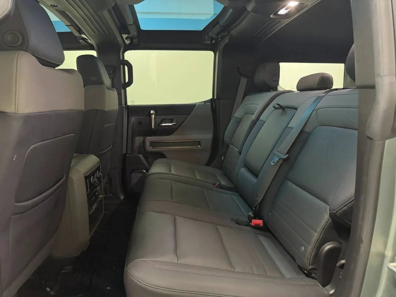Used 2024 GMC Hummer EV 3X w/ LPO, Cargo Utility Package AWD/4WD image 16