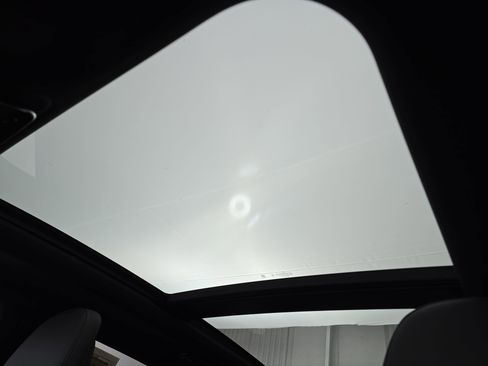 Used 2025 Mercedes-Benz GLC 300 image 30