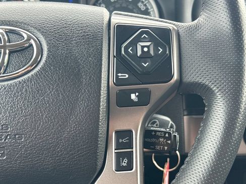 Used 2022 Toyota Tacoma SR5 AWD/4WD image 43