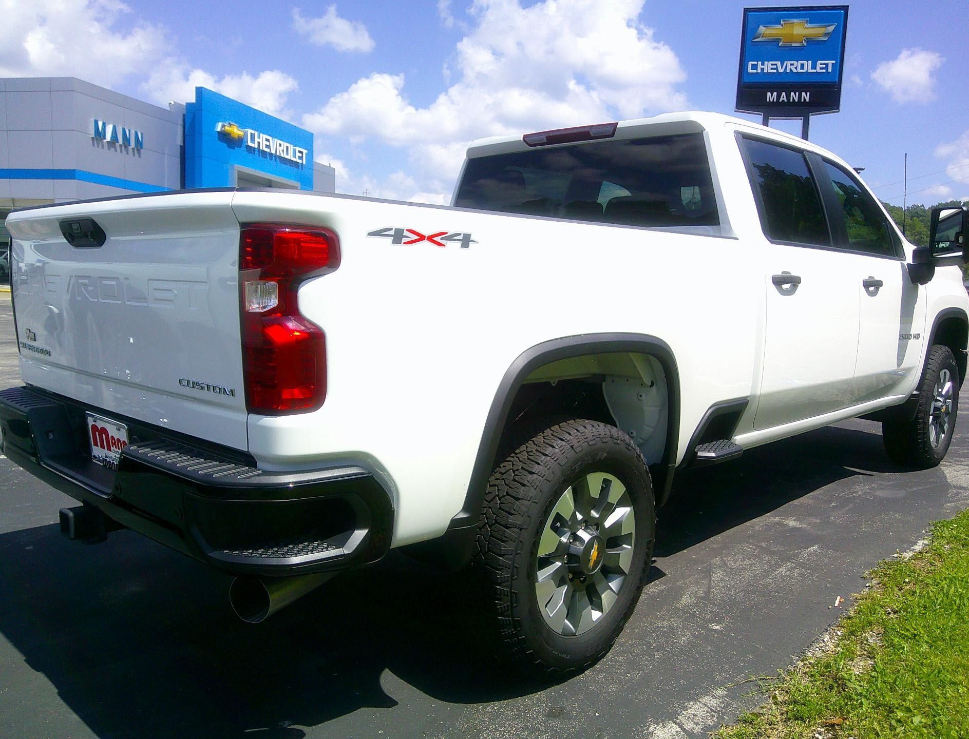 New 2025 Chevrolet Silverado 2500 Custom w/ Custom Value Package AWD/4WD image 4
