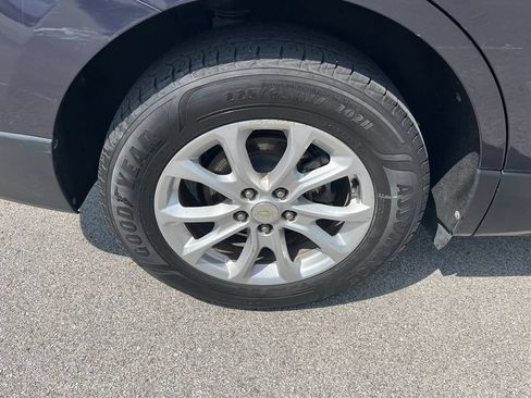 Used 2019 Chevrolet Equinox LS w/ LS Convenience Package FWD image 11