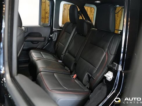 Used 2026 Jeep Wrangler Unlimited Rubicon AWD/4WD image 33