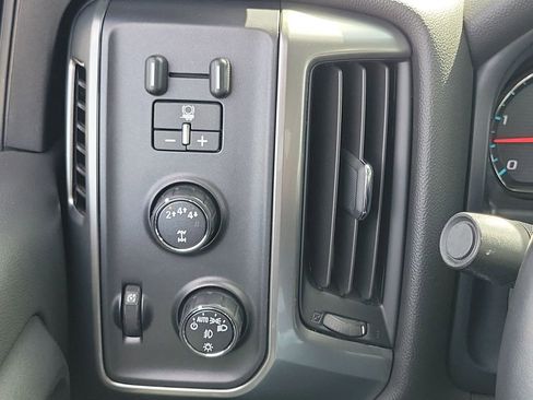 Used 2019 Chevrolet Silverado 2500 LT w/ Midnight Edition image 16